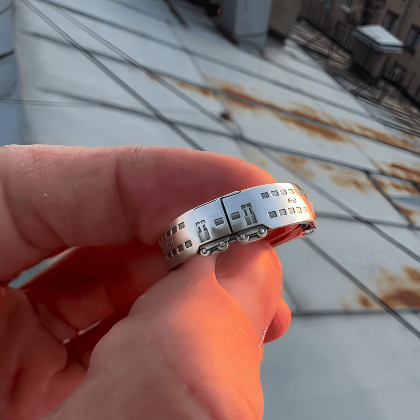 🔥LAST DAY 50% OFF - 🚇✨Spinning Subway Train Ring